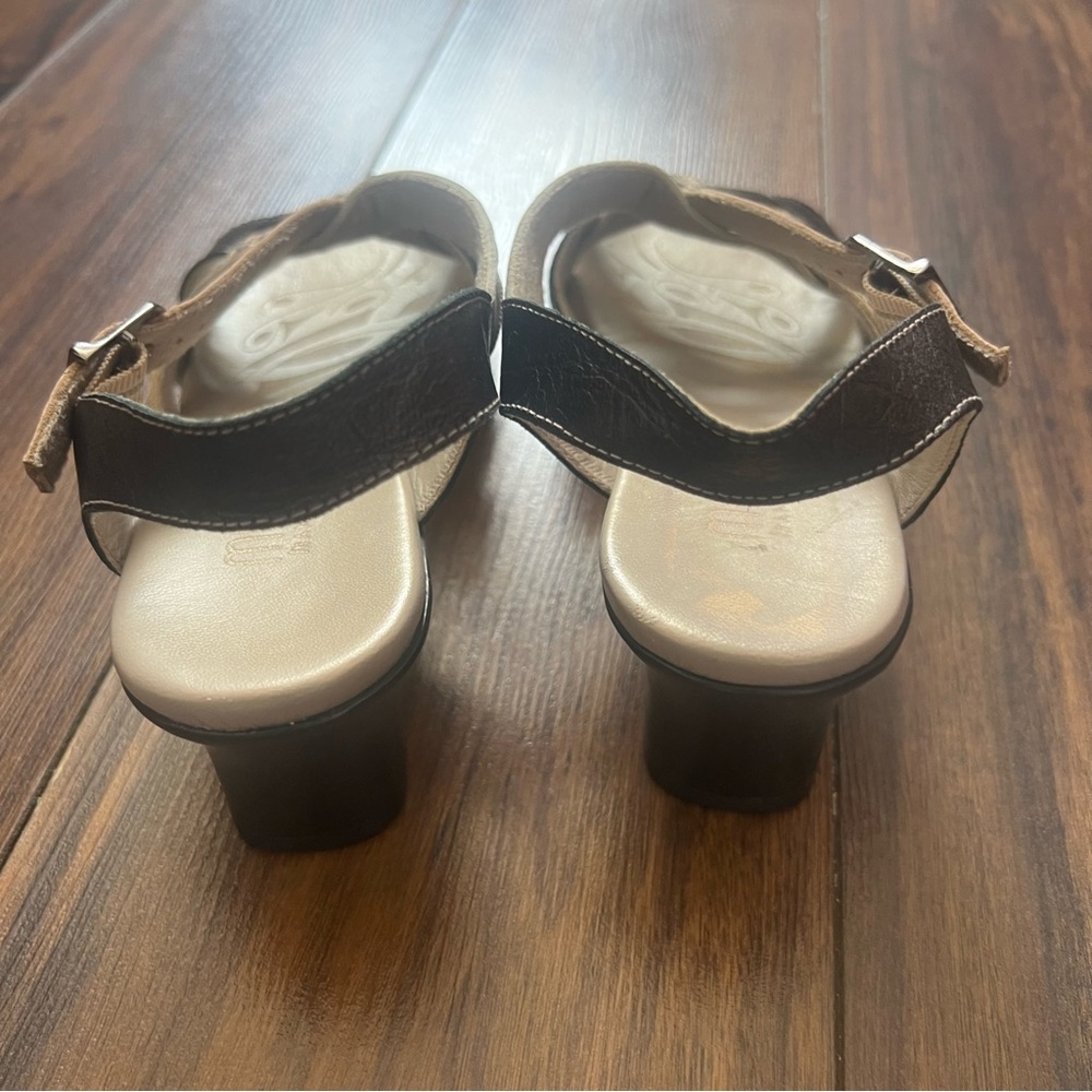Munro American Leather Sandals – Women’s Size 7 – Comfort Heel - Picture 8 of 12